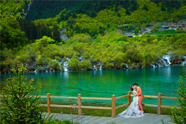 九寨沟婚纱摄影，九寨沟婚纱照，九寨沟婚纱摄影哪家好