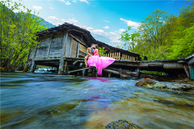 九寨沟婚纱摄影，九寨沟婚纱照，九寨沟婚纱摄影哪家好