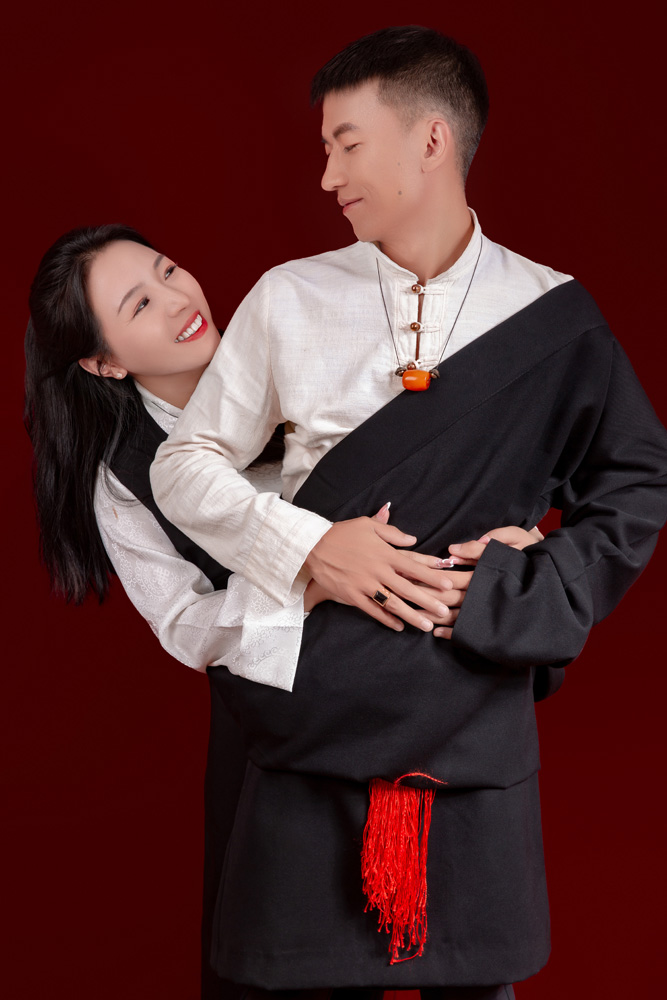 藏族结婚证_西藏婚纱摄影